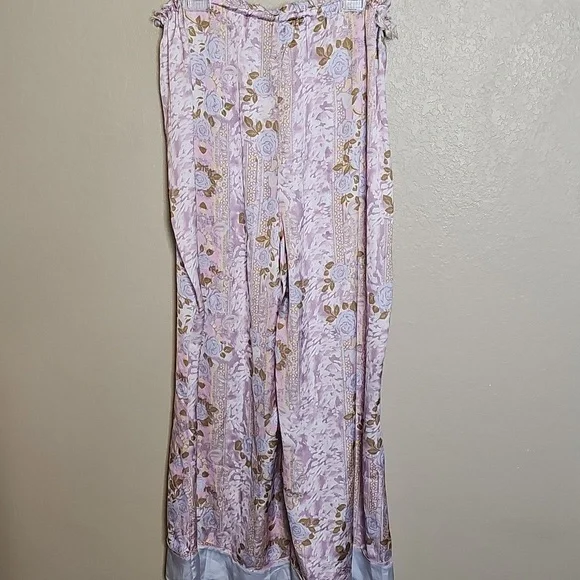 Free People XL Dreamy Days Wide Leg Lounge Pants Lilac Rose Print Floral Satin - Picture 6 of 9